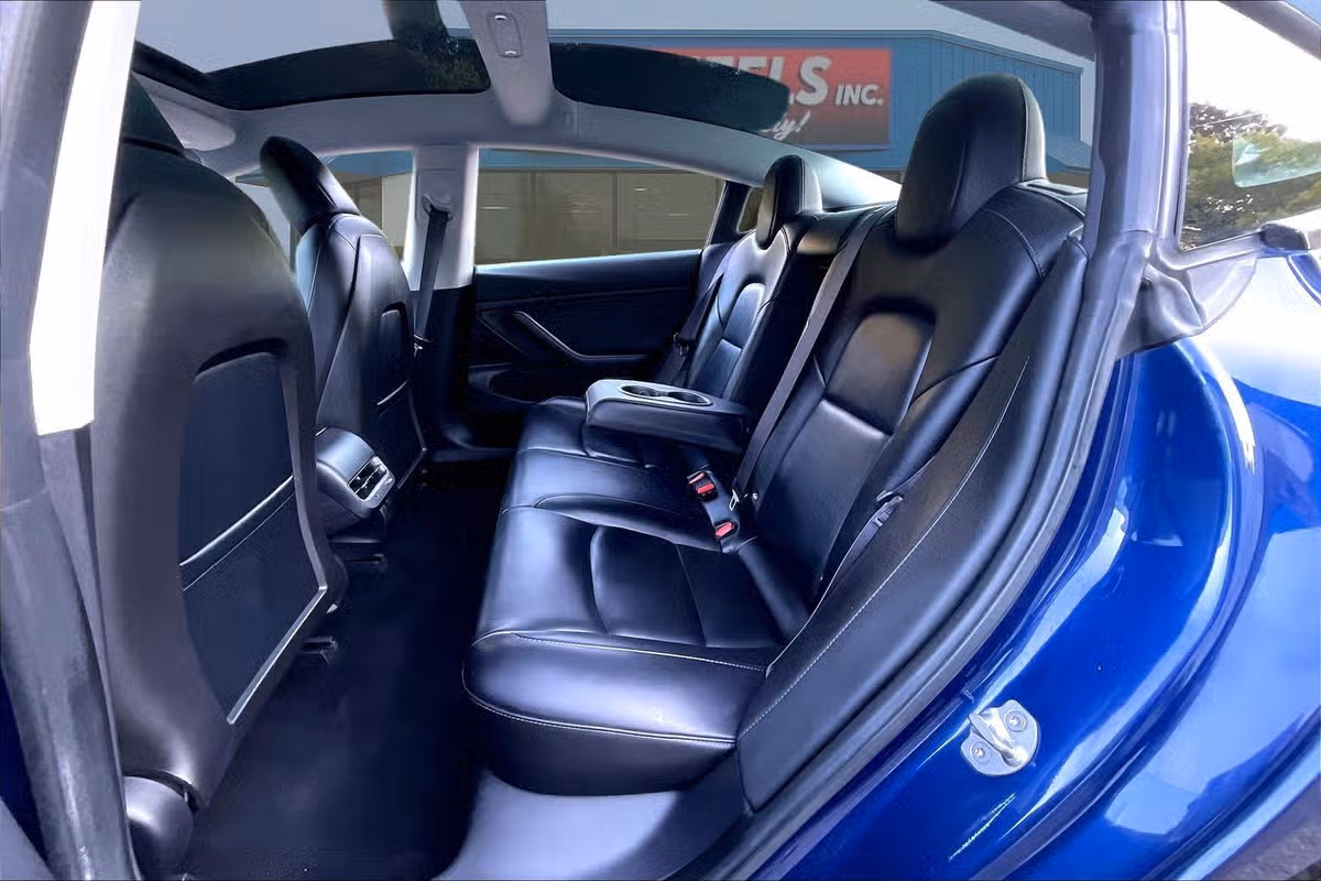 2018 Tesla Model 3 Standard Image 23