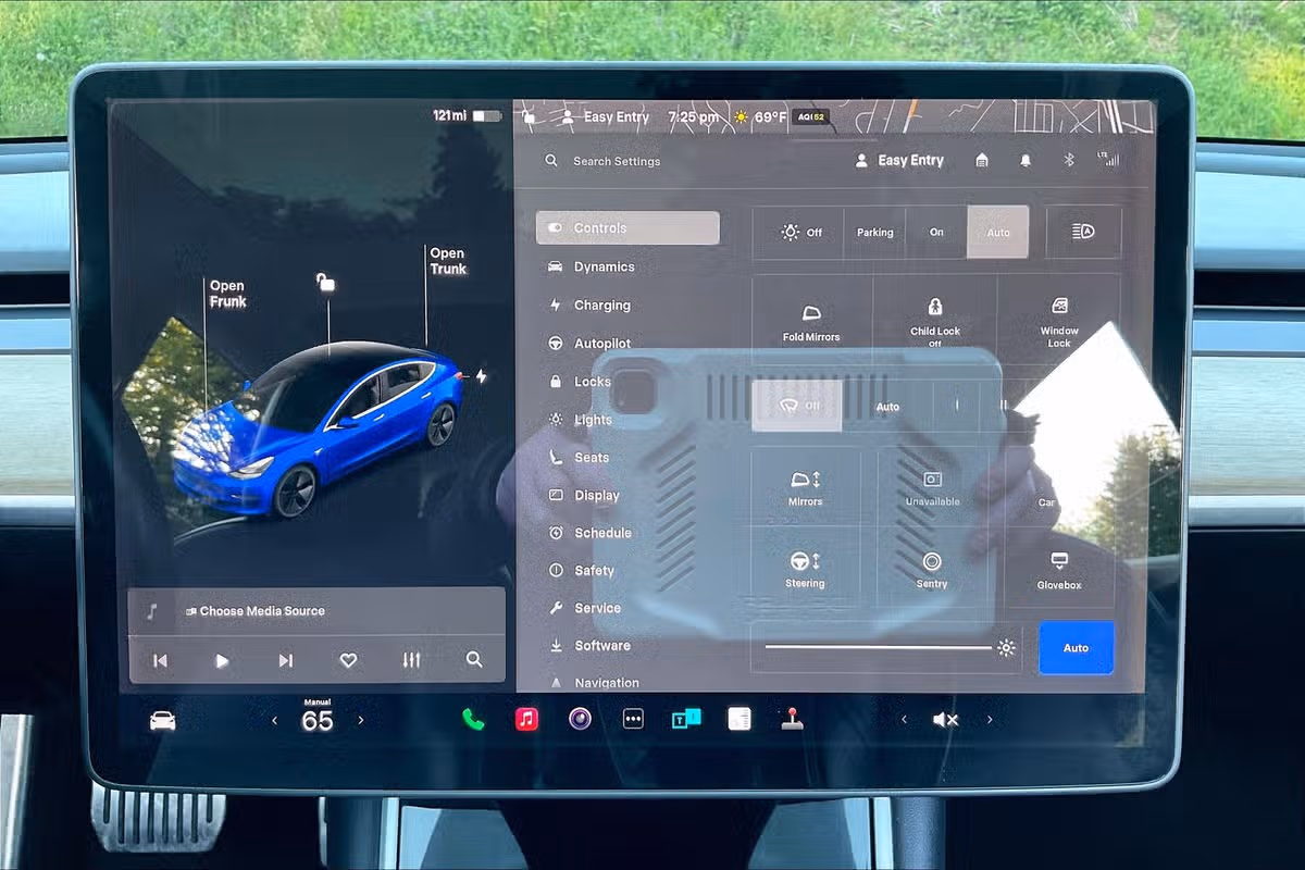 2018 Tesla Model 3 Standard Image 28