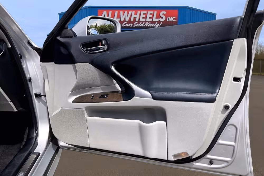 2011 Lexus IS 250 Base Image 22