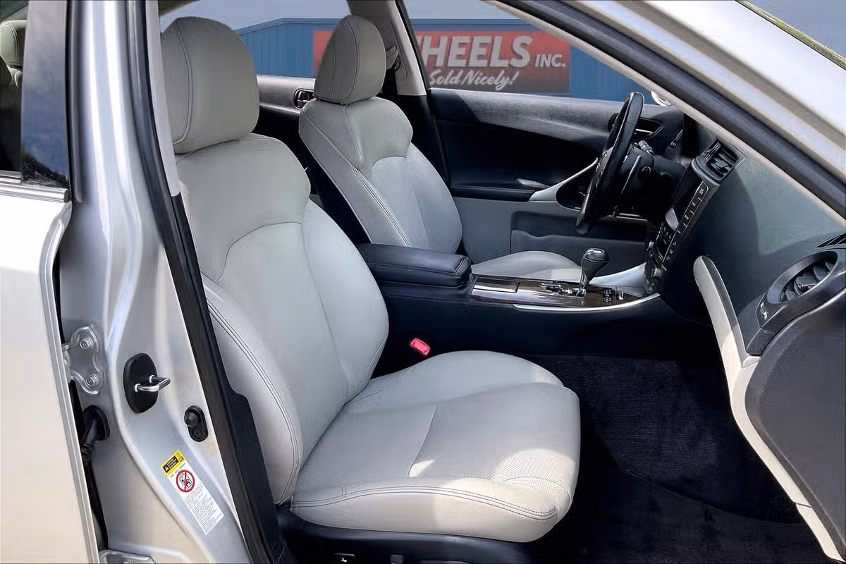 2011 Lexus IS 250 Base Image 7