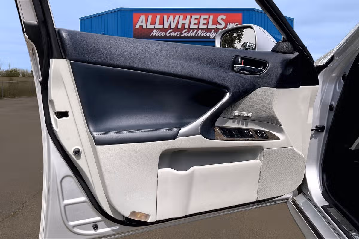 2011 Lexus IS 250 Base Image 21