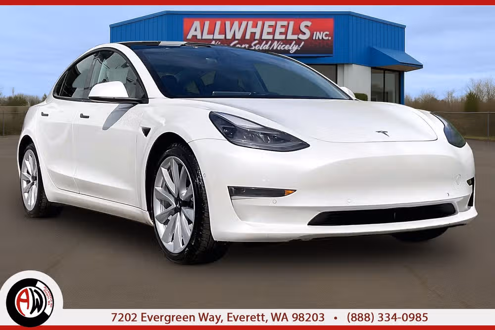 2021 Tesla Model 3 Standard Range Plus's photo