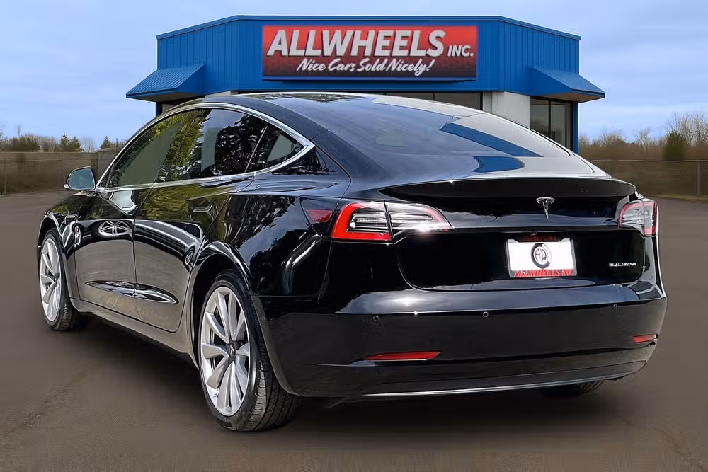2018 Tesla Model 3 Performance Image 2