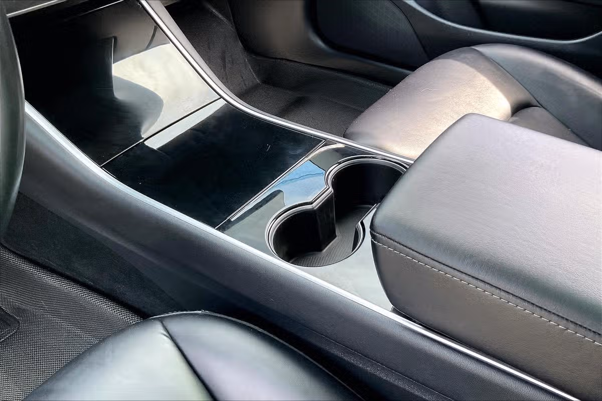 2018 Tesla Model 3 Performance Image 13