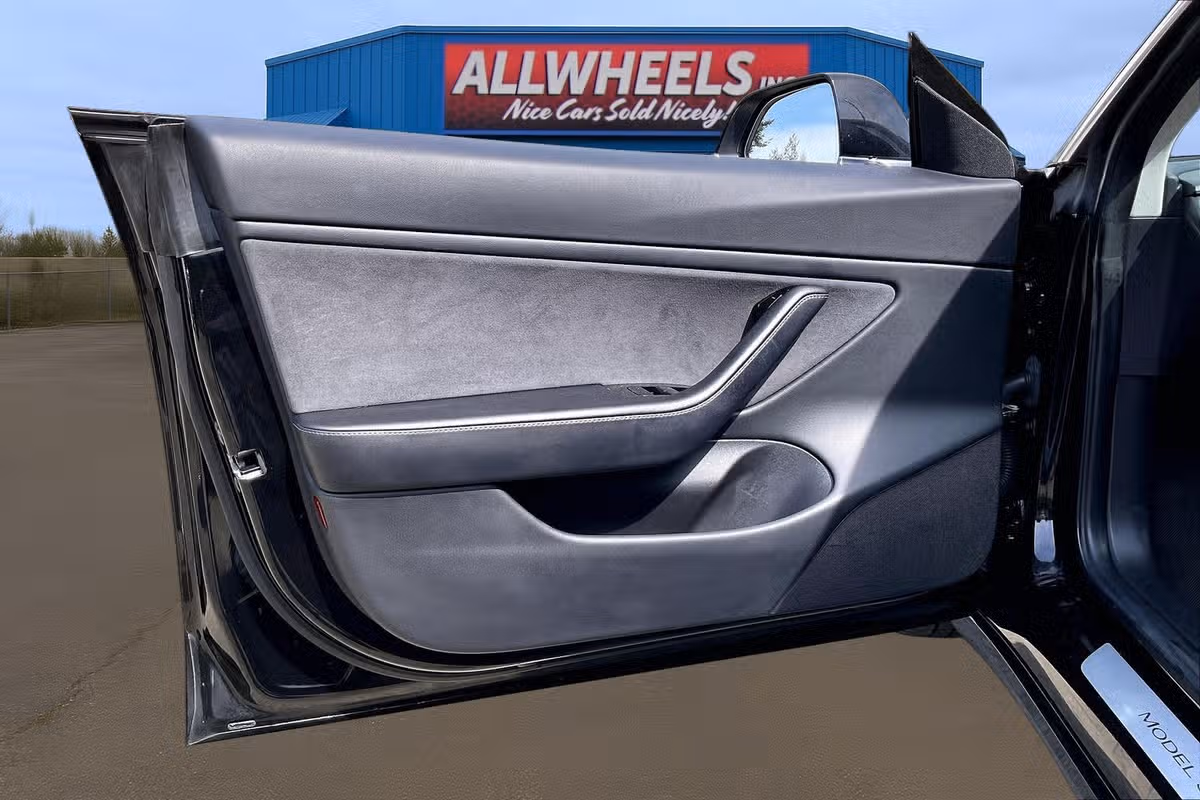 2018 Tesla Model 3 Performance Image 20