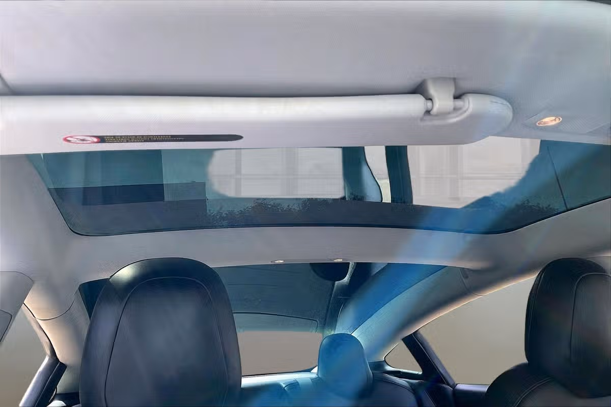 2018 Tesla Model 3 Performance Image 19