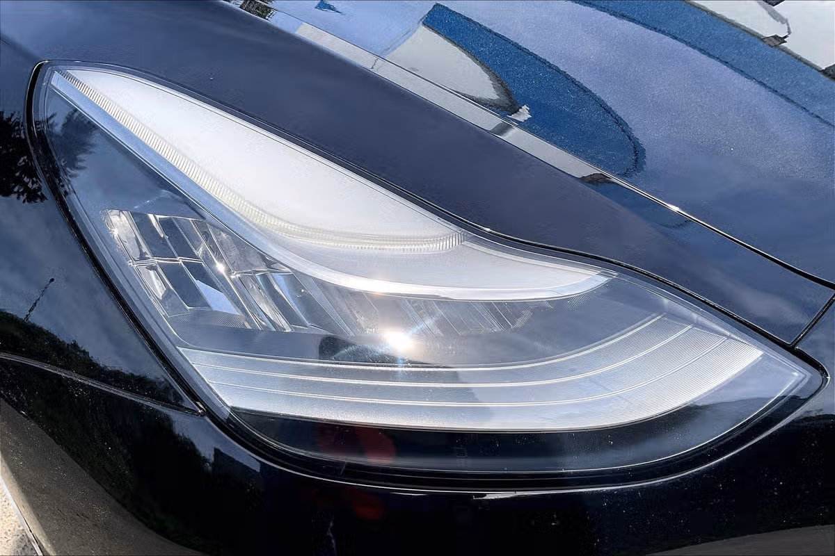 2018 Tesla Model 3 Performance Image 26