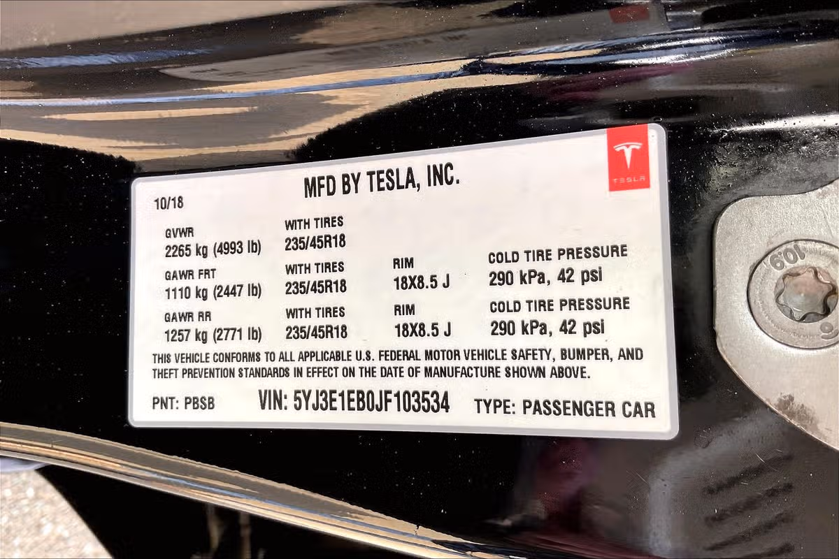 2018 Tesla Model 3 Performance Image 31