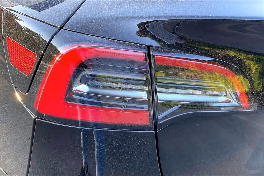 2019 Tesla Model 3 Mid Range Image 27