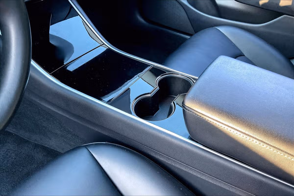 2019 Tesla Model 3 Mid Range Image 13