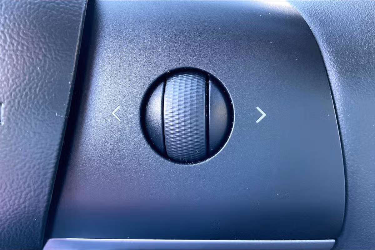 2019 Tesla Model 3 Mid Range Image 17