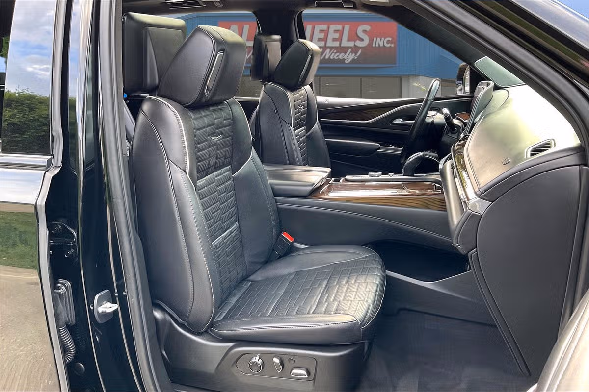 2021 Cadillac Escalade Sport Platinum Image 7
