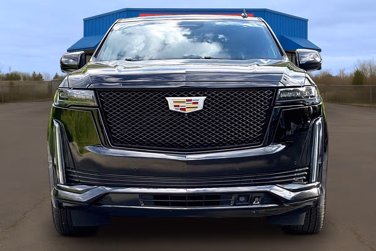 2021 Cadillac Escalade Sport Platinum Image 3