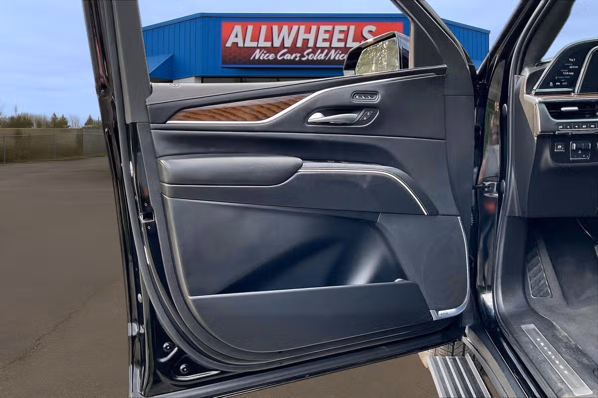 2021 Cadillac Escalade Sport Platinum Image 21