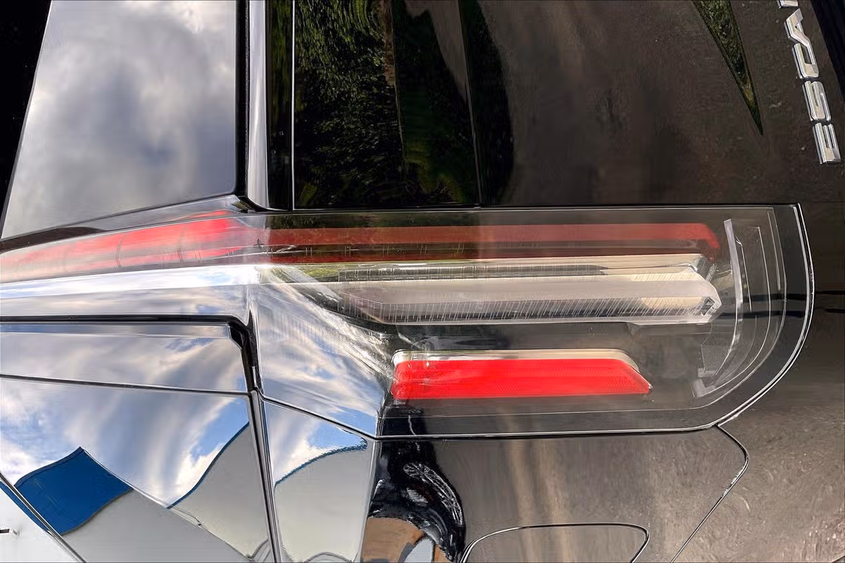 2021 Cadillac Escalade Sport Platinum Image 29
