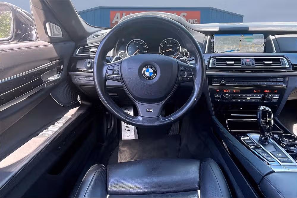 2015 BMW 7 Series 750Li xDrive Image 5