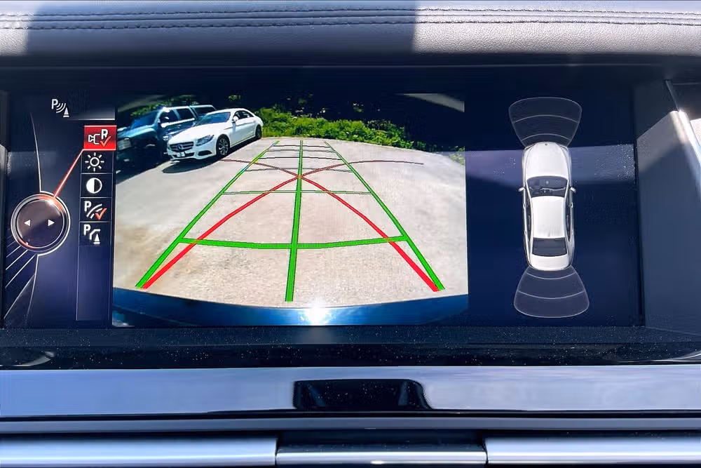 2015 BMW 7 Series 750Li xDrive Image 19