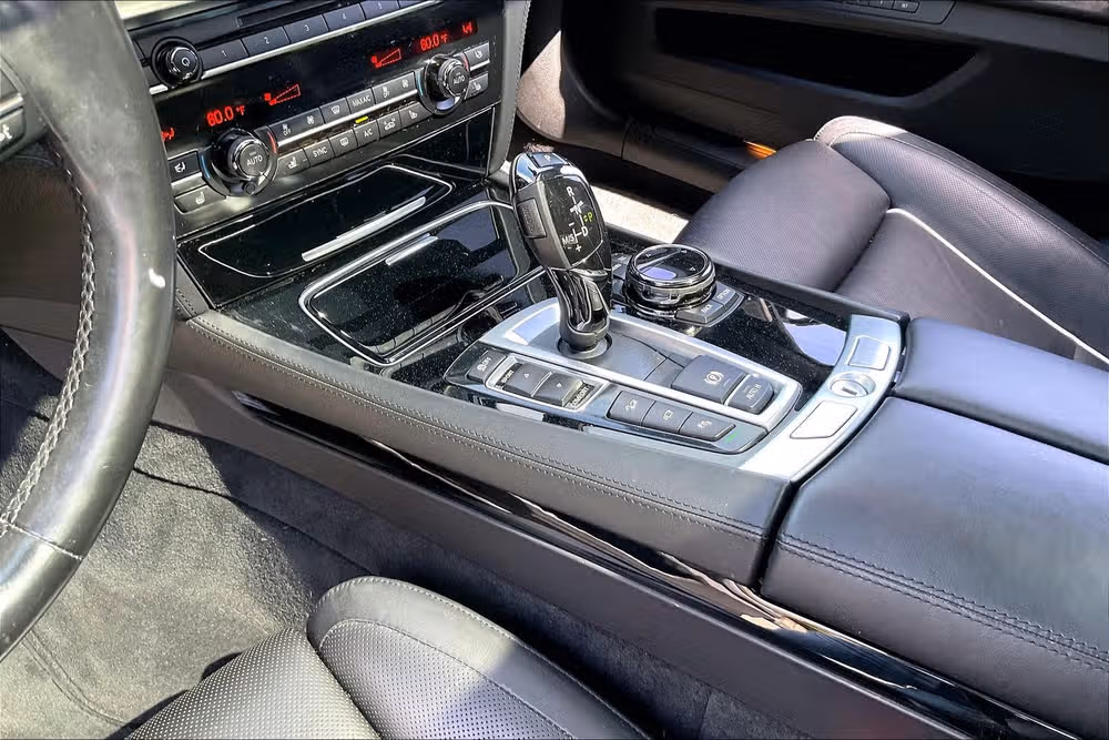 2015 BMW 7 Series 750Li xDrive Image 13