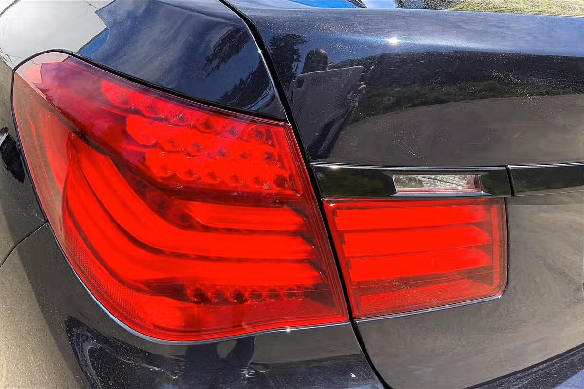 2015 BMW 7 Series 750Li xDrive Image 28