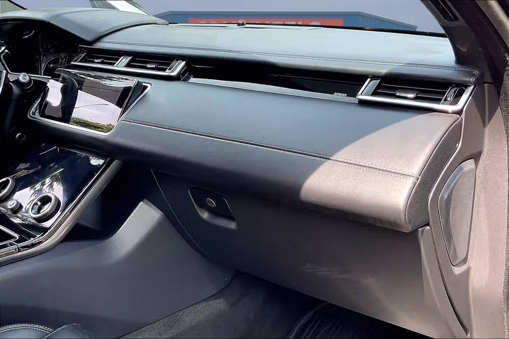 2018 Land Rover Range Rover Velar P250 R-Dynamic HSE Image 16