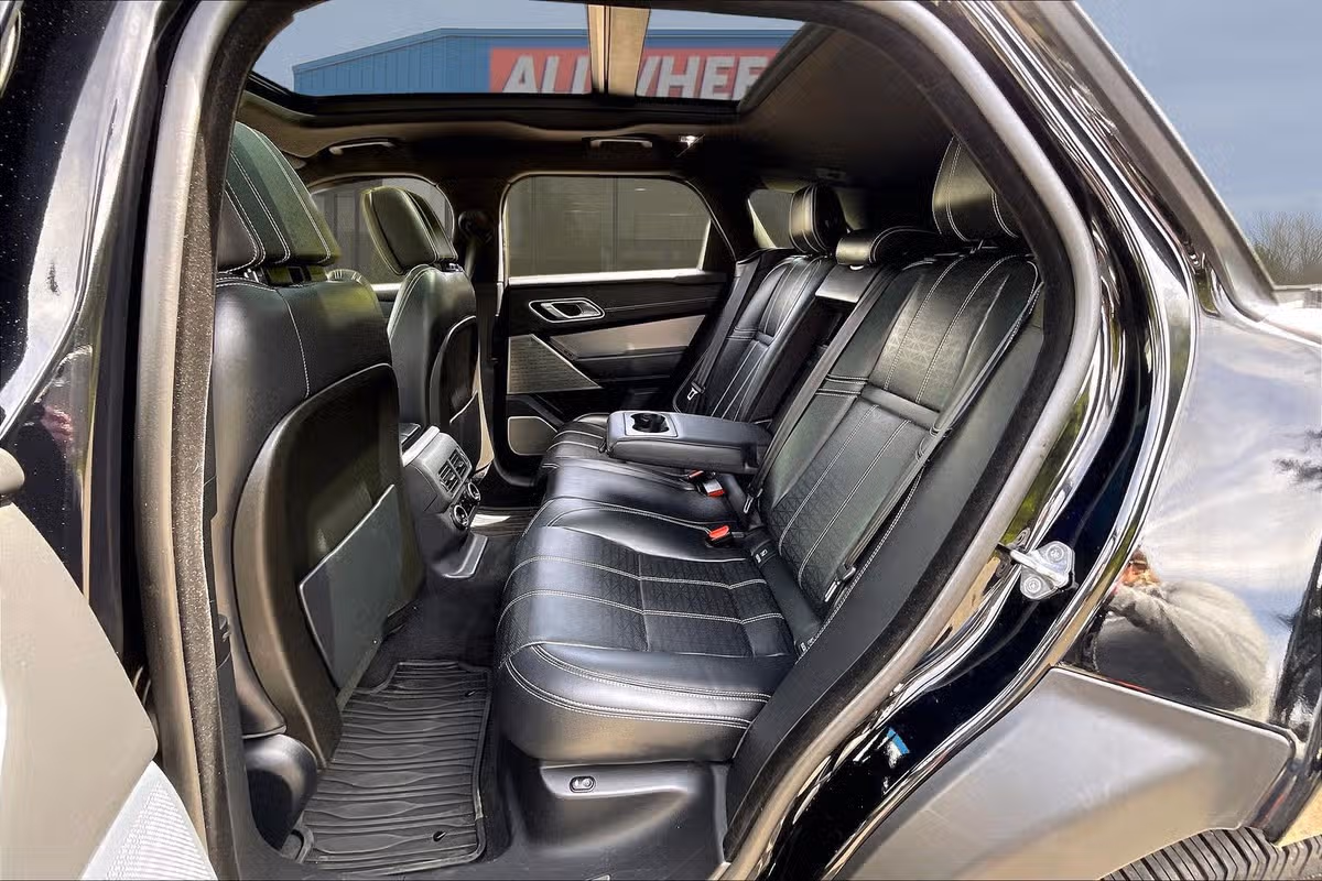 2018 Land Rover Range Rover Velar P250 R-Dynamic HSE Image 25