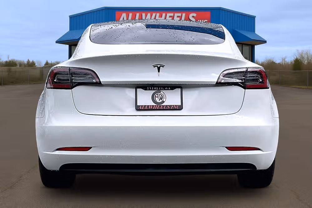 2021 Tesla Model 3 Standard Range Plus Image 4