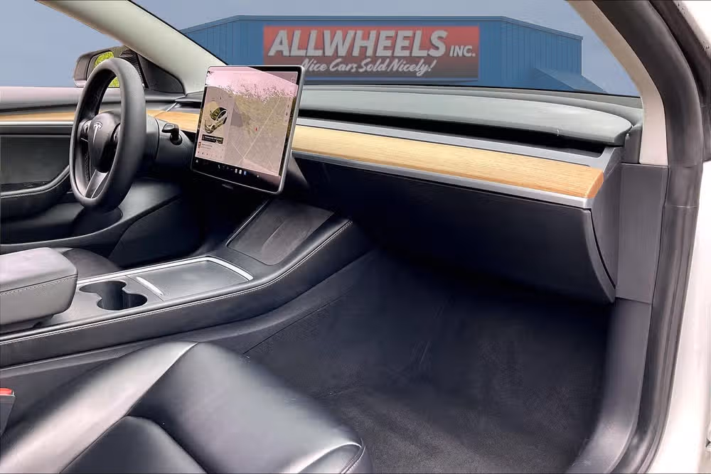2021 Tesla Model 3 Standard Range Plus Image 15
