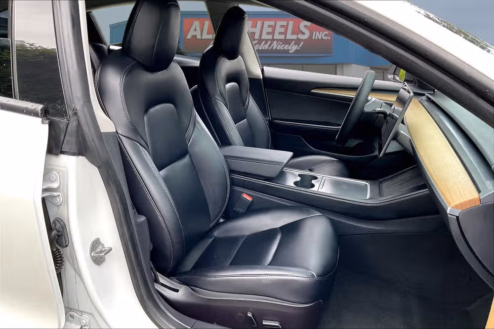 2021 Tesla Model 3 Standard Range Plus Image 7