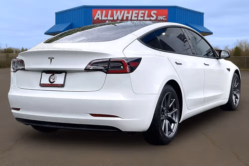 2021 Tesla Model 3 Standard Range Plus Image 11