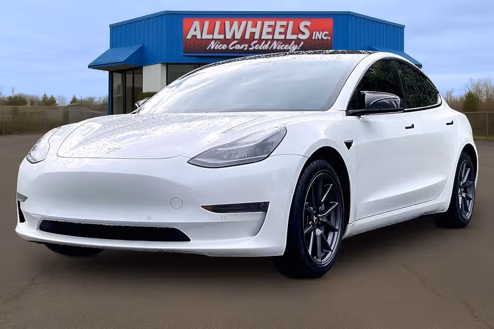 2021 Tesla Model 3 Standard Range Plus Image 10