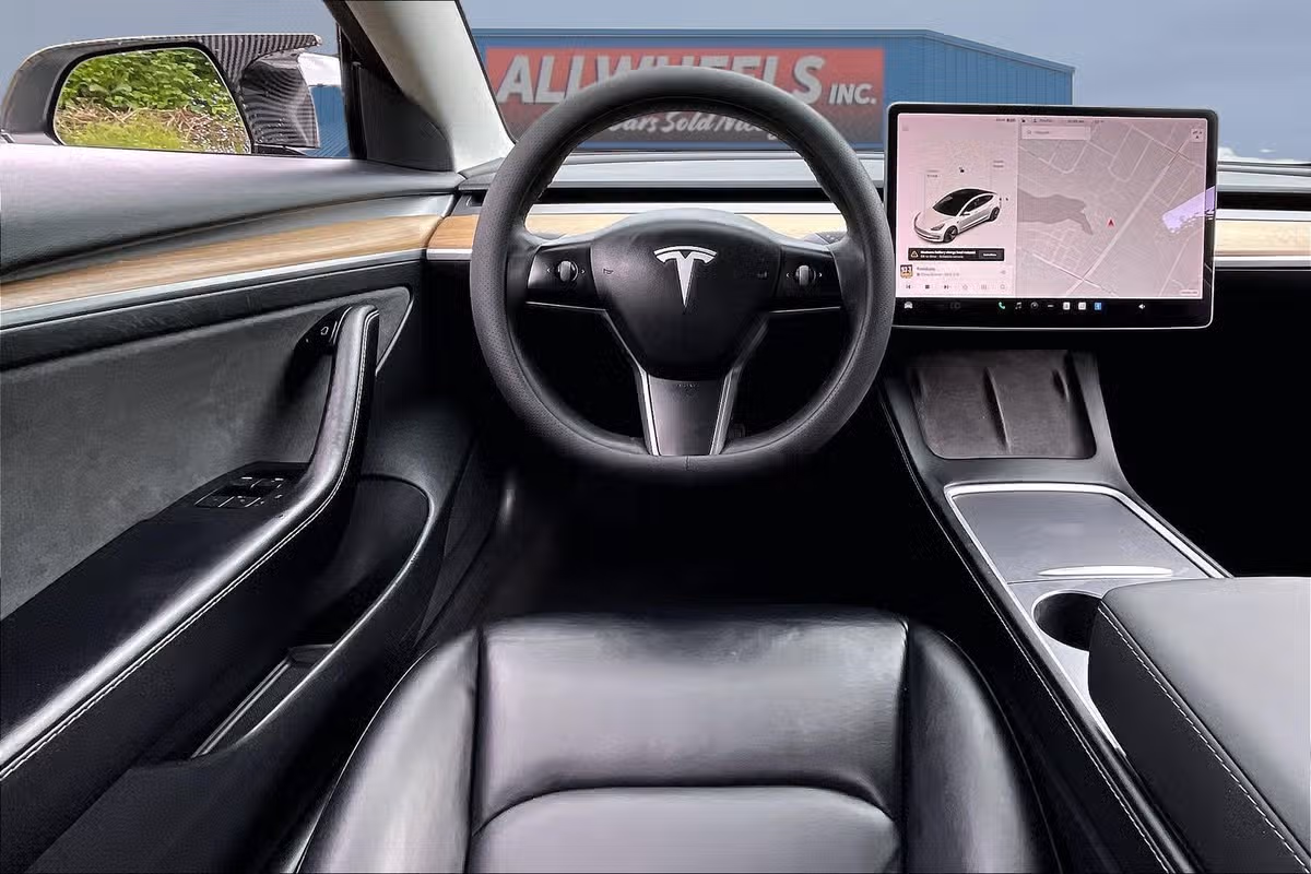 2021 Tesla Model 3 Standard Range Plus Image 5