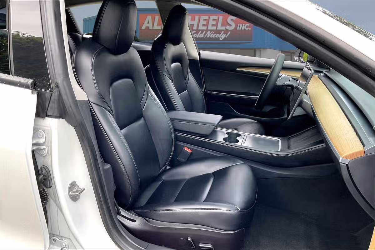 2021 Tesla Model 3 Standard Range Plus Image 7