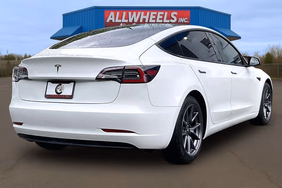 2021 Tesla Model 3 Standard Range Plus Image 11