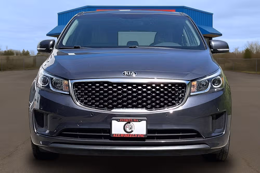 2017 Kia Sedona LX Passenger Image 3