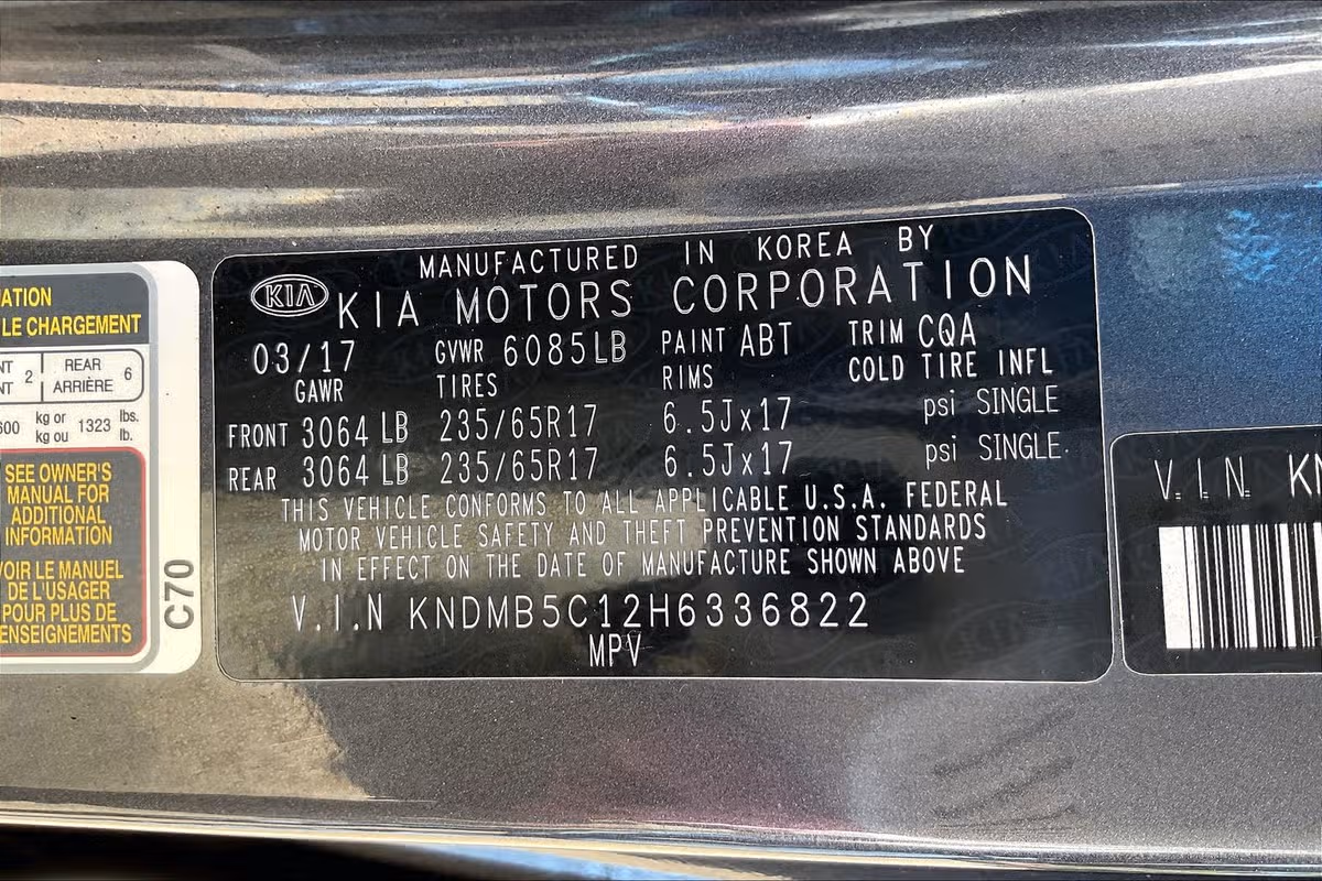 2017 Kia Sedona LX Passenger Image 29