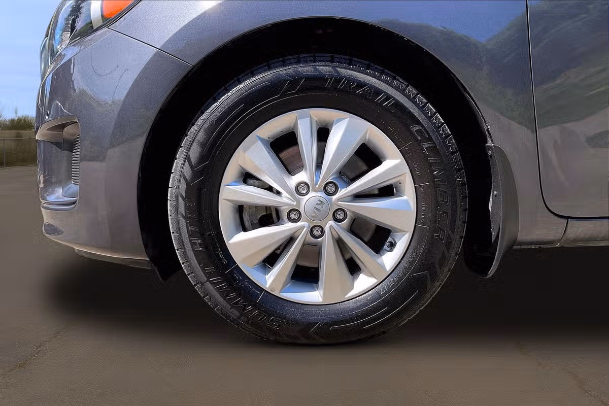 2017 Kia Sedona LX Passenger Image 8