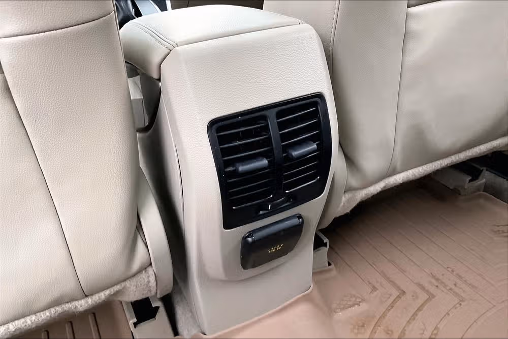 2013 Ford C-MAX Hybrid SEL Image 31