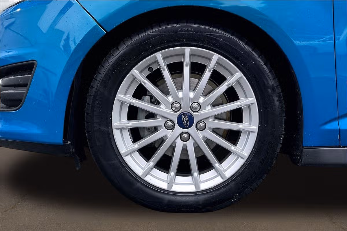 2013 Ford C-MAX Hybrid SEL Image 9