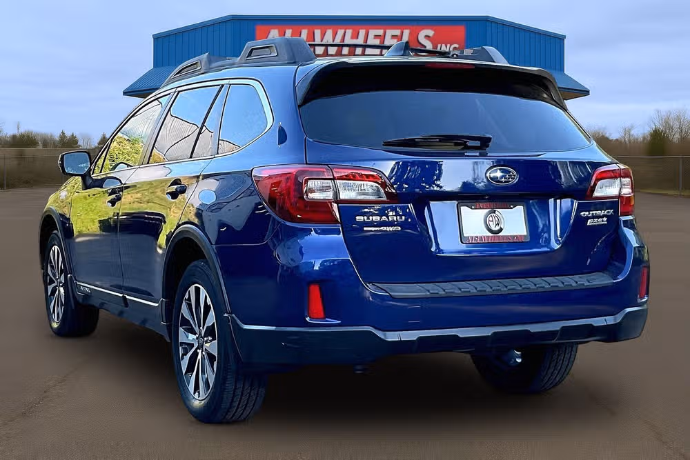 2016 Subaru Outback 2.5i Limited Crossover Image 2