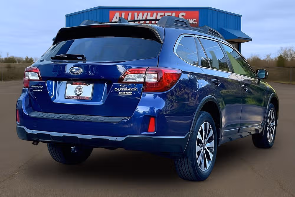 2016 Subaru Outback 2.5i Limited Crossover Image 12