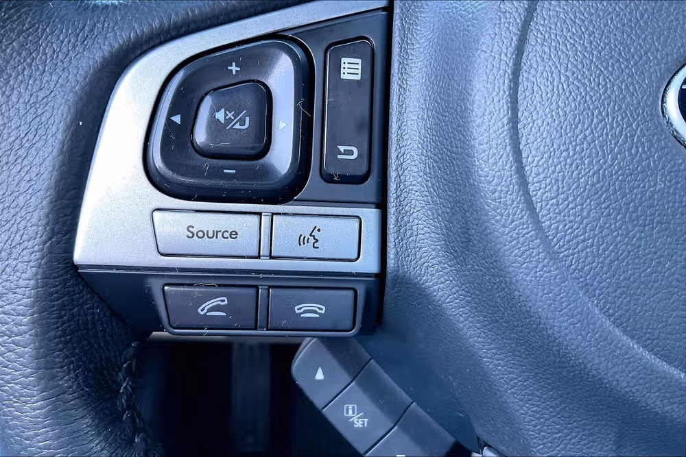 2016 Subaru Outback 2.5i Limited Crossover Image 17