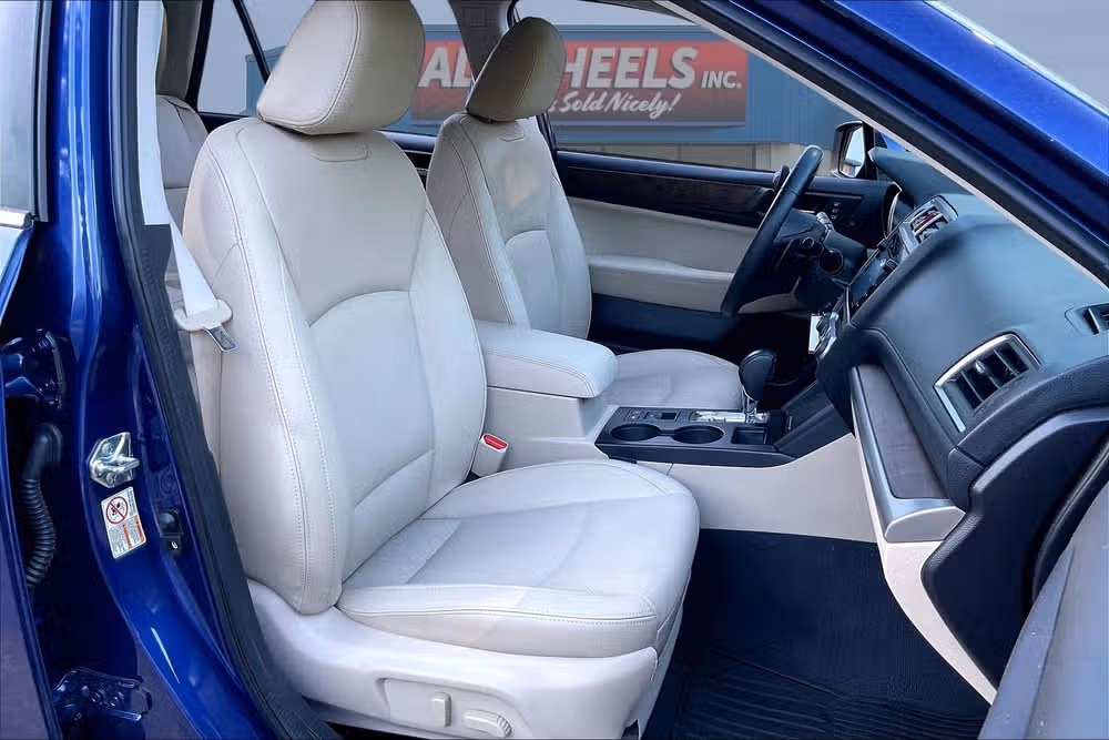 2016 Subaru Outback 2.5i Limited Crossover Image 7