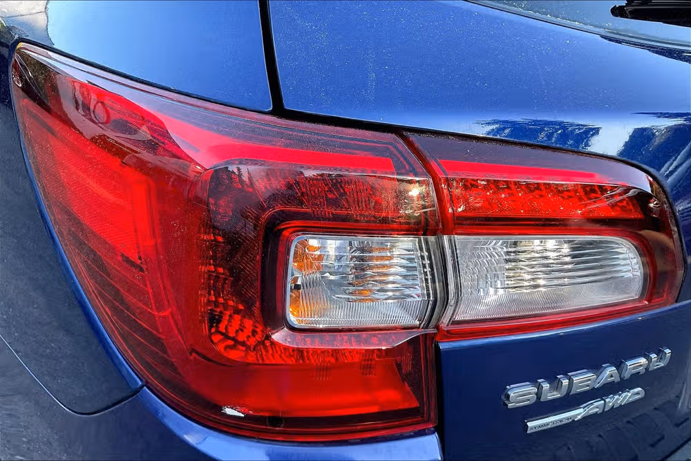 2016 Subaru Outback 2.5i Limited Crossover Image 29