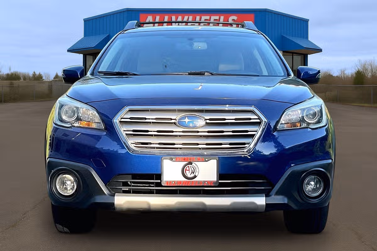 2016 Subaru Outback 2.5i Limited Crossover Image 3