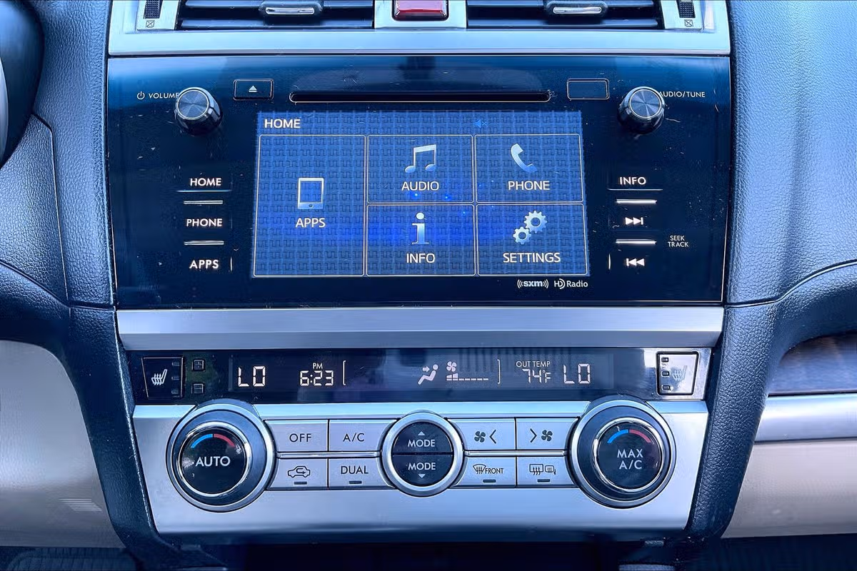 2016 Subaru Outback 2.5i Limited Crossover Image 30