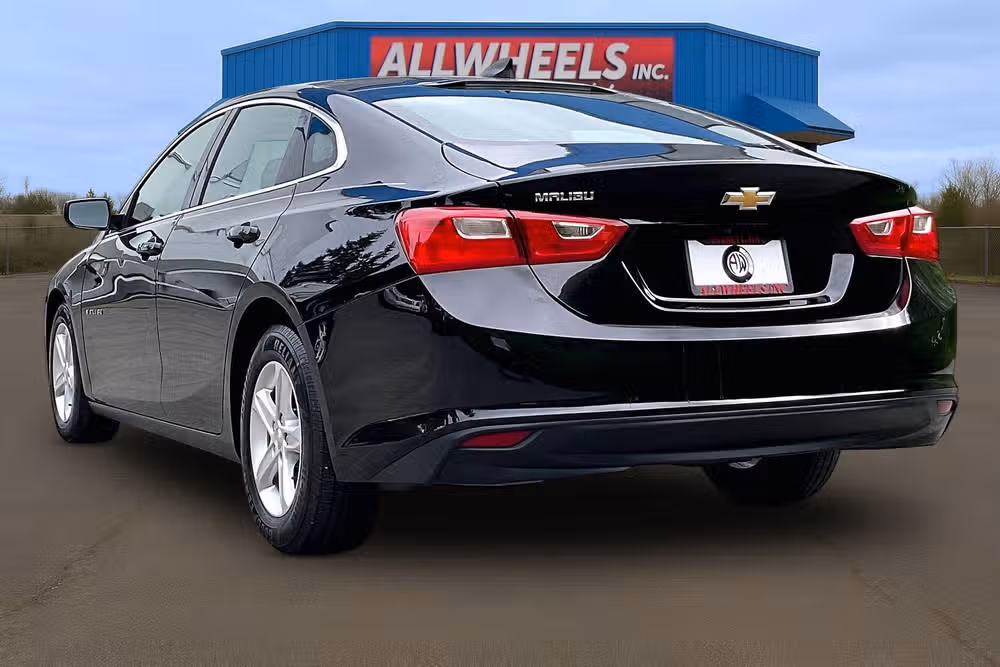 2020 Chevrolet Malibu LS Image 2