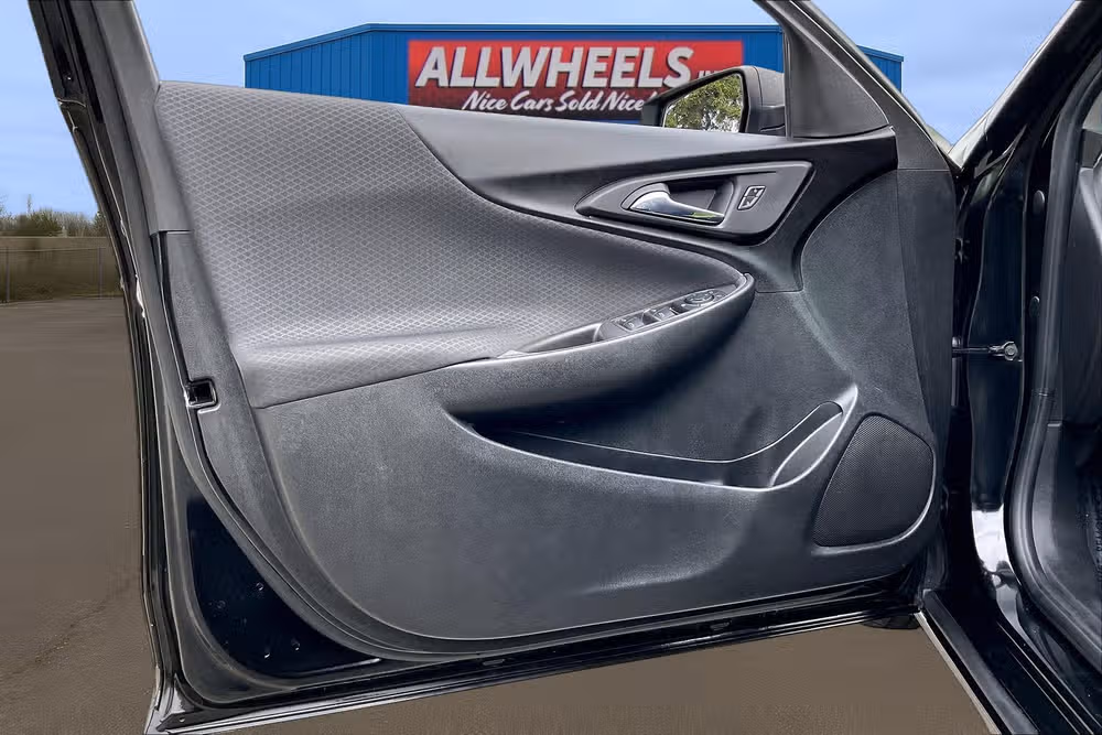 2020 Chevrolet Malibu LS Image 20