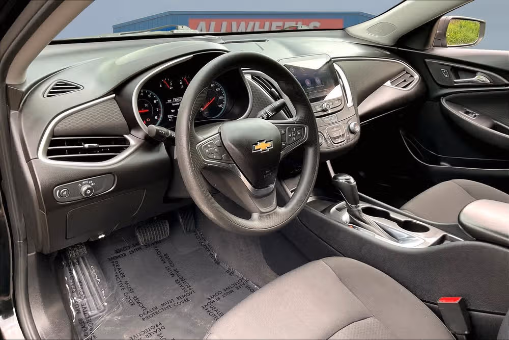 2020 Chevrolet Malibu LS Image 12