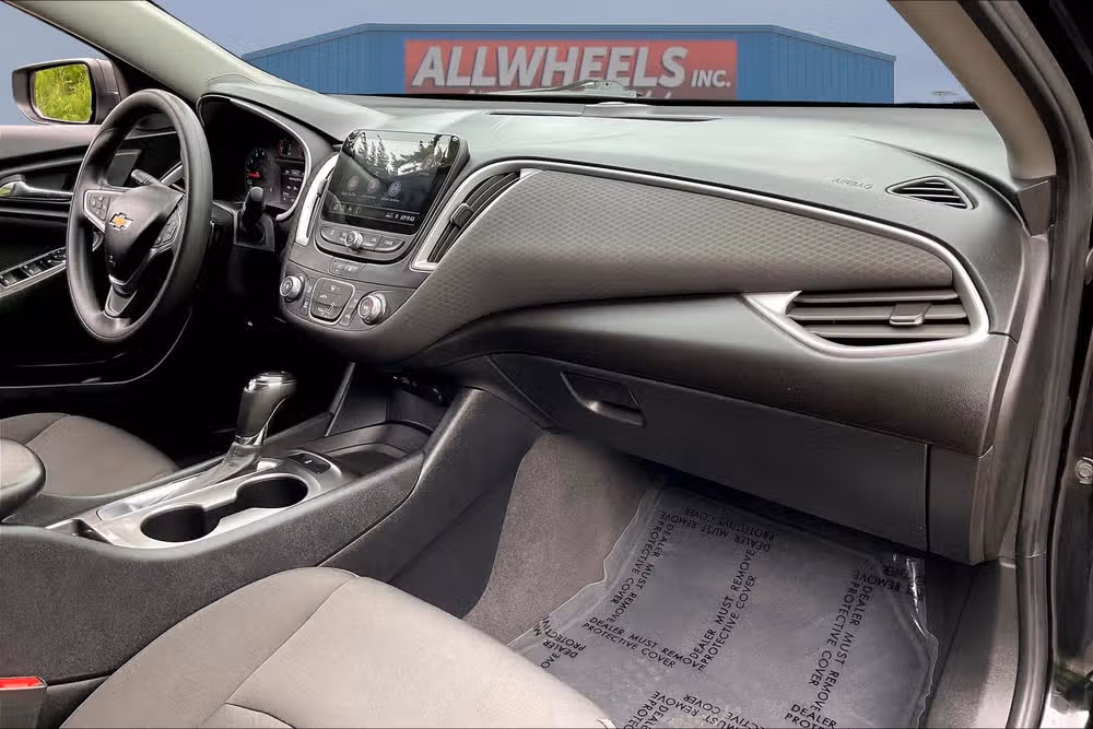 2020 Chevrolet Malibu LS Image 15