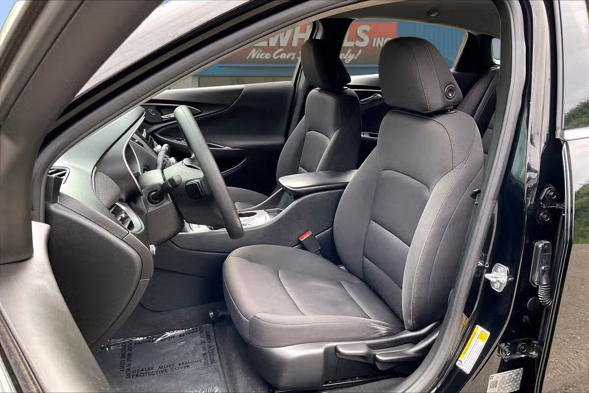 2020 Chevrolet Malibu LS Image 22